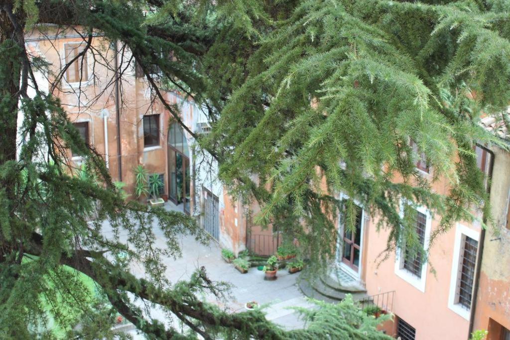 Appartamento Esquilino Di Yan Рим Экстерьер фото