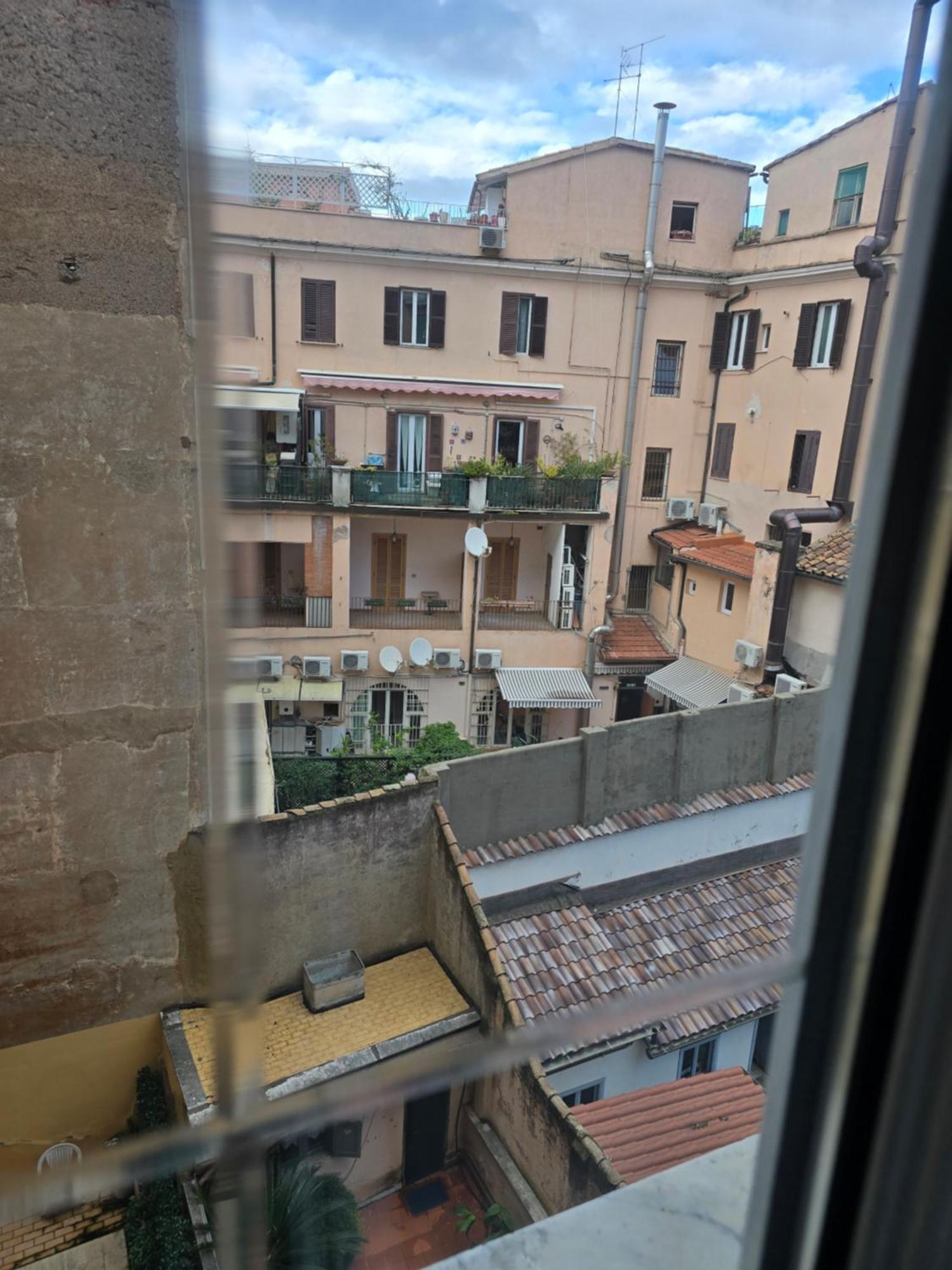 Appartamento Esquilino Di Yan Рим Экстерьер фото